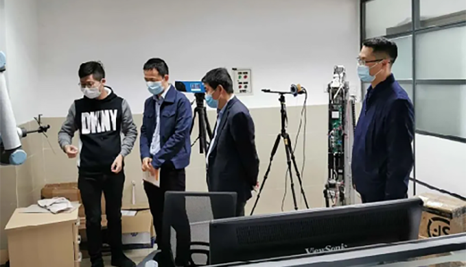 番禺团区委书记吴朗一行莅临艾目易参观调研